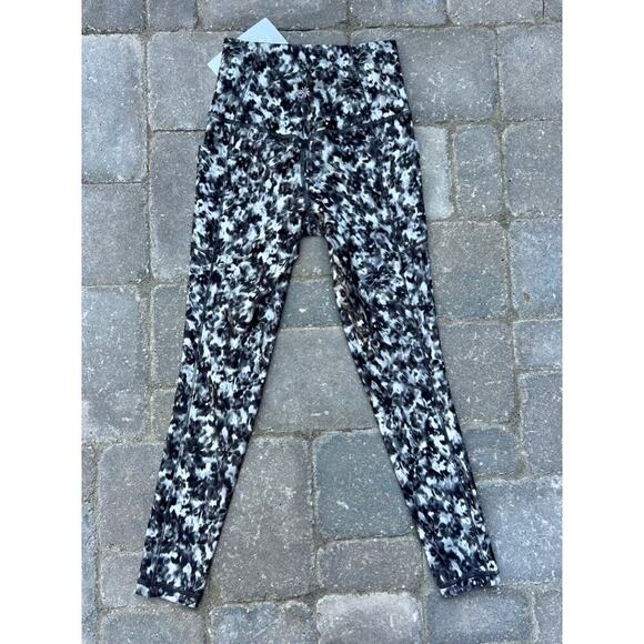 Athleta Salutation Stash pocket tights opaline floral black size XXS - Picture 3 of 6